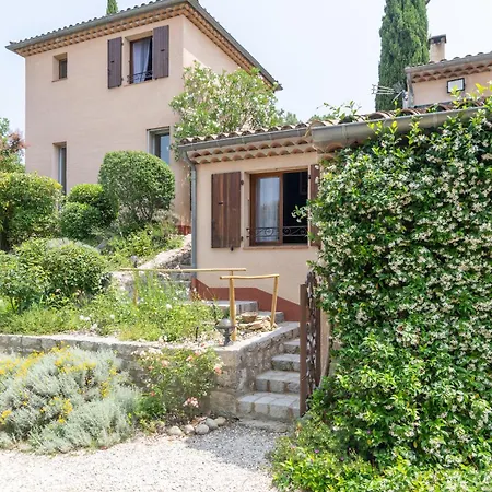 Country house Provencal Grospierres